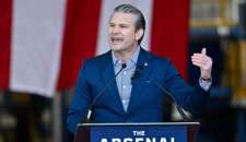 وزير الحرب الأمريكي: اليوم سيكون أعلى مستوى من الضربات في إيران