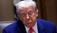 ترامب: إيران على وشك الاستسلام