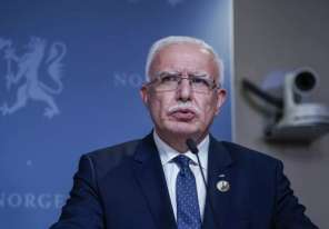 الرئيس عباس يصدر قرارا بتعيين رياض المالكي مستشارا لرئيس الدولة للشؤون الدولية