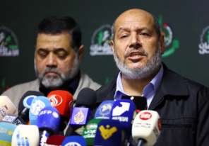 وفد حماس يغادر القاهرة للعودة برد مكتوب على المقترح الجديد لوقف إطلاق النار