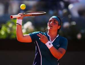 التونسية أنس جابر توقف نشاطها في التنس مؤقتاً بسبب &quot;الاكتئاب&quot;