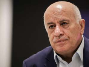 موجة غضب في مصر بعد وصف الرجوب حكمًا مصريًا بـ"الخسة والنذالة".. فيديو