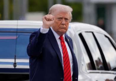 "المساعدة قادمة".. ترامب يدعو الإيرانيين للسيطرة على مؤسسات الدولة