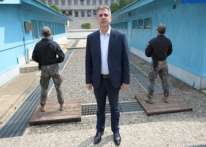 وزير إسرائيلي يزور المنطقة منزوعة السلاح على الحدود بين الكوريتين