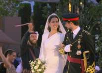 كيف اختتم حفل زفاف ولي العهد الأردني الأمير الحسين؟