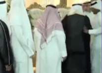 بالفيديو.. رجل كويتي يطعن آخر في حفل زفاف