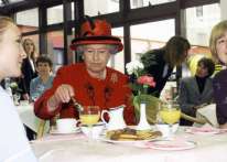 كيف حافظت ملكة بريطانيا على صحتها بالنظام الغذائي؟