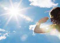 كيف تحمي نفسك من ضرر أشعة الشمس الحارقة في فصل الصيف؟