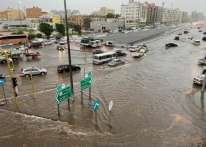 السعودية: أمطار غزيرة تسبّبت بوفاة شخصين وتعليق الدراسة وإغلاق طرق
