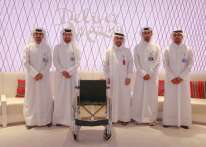قطر الخيرية تسلّم كراسي متحركة للجنة العليا للمشاريع والإرث