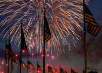 احتفالات عيد الاستقلال الأميركي تتحول إلى كارثة.. مقتل سيدة وإصابة تسعة آخرين