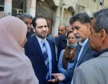 السفير عبد الهادي يشارك محافظ دمشق في جولته بمخيم اليرموك