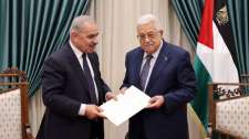 الرئيس عباس يقبل استقالة حكومة اشتية ويكلفه بتسيير الأعمال لحين تشكيل حكومة جديدة