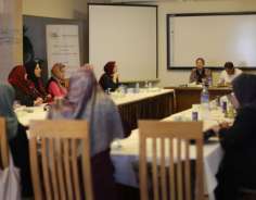 مركز التنمية والإعلام المجتمعي ينظم جلسة حوارية بين هيئة الأكاديميات والمؤسسات النسوية