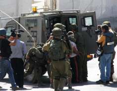 الاحتلال يعتقل ثمانية مواطنين من بلدة تقوع شرق بيت لحم