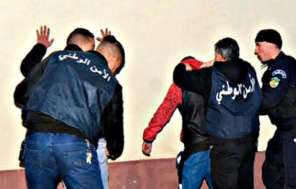 الجزائر: السجن 7 سنوات لعصابة &quot;فيديو الرعب&quot;