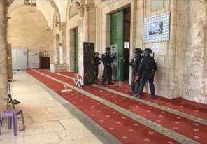 الاحتلال يقتحم المصلى القبلي في المسجد الأقصى