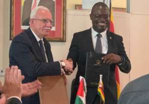 المالكي يوقّع على أربعة اتفاقيات تعاون بين فلسطين وزيمبابوي