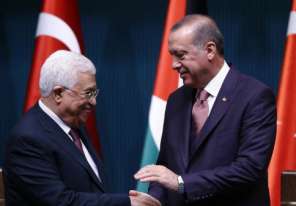 الرئيس عباس يُهاتف أردوغان ويهنئه عقب فوزه برئاسة تركيا