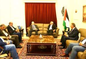 الأحمد يلتقي الأمين العام للجبهة الشعبية- القيادة العامة ويعرضان الأوضاع الفلسطينية