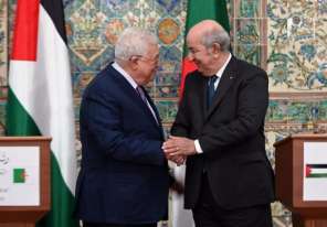الرئيس عباس يلبي دعوة نظيره الجزائري للمشاركة بالاحتفالات الرسمية للدولة بالذكرى الـ60 لاستقلالها
