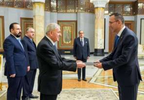 السفير الفلسطيني أحمد الرويضي يقدم أوراق اعتماده إلى الرئيس العراقي