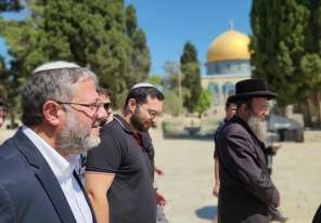 خلال اقتحامه للأقصى.. بن غفير: يجب أن لا نذهب للمؤتمرات ويجب تركيع (حماس)