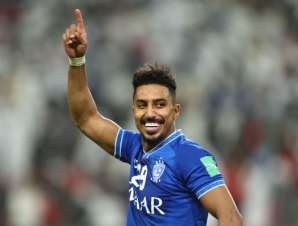 الهلال يجدد عقد سالم الدوسري حتى 2027