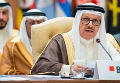 وزير الخارجية البحريني: ندعم حل الدولتين وإعادة الإعمار
