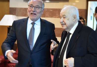 لبنان يكرّم طلال أبوغزاله بتسمية مدرسة الغازية الرسمية باسمه