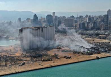 انهيار جزء جديد من صوامع الحبوب في مرفأ بيروت