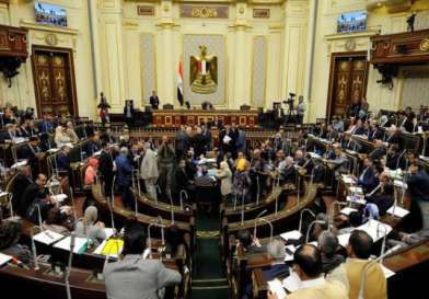 برلمان مصر يدعو لجلسة طارئة وتوقعات بإجراء تعديلات وزارية