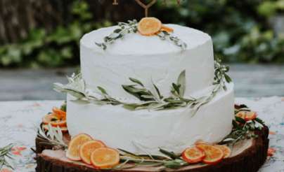 للعرائس.. اختاري تصميم جذاب لكعكة تناسب حفل زفافك الصيفي