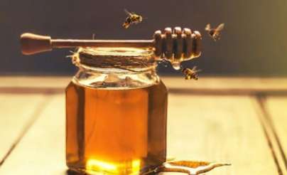هل أكل العسل بشكل يومي مضر؟