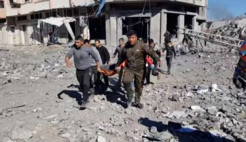 مجزّرة مروّعة.. 15 شهيداً بينهم 11 طفلا في قصف مصلى وعيادة طبية بمخيم جباليا