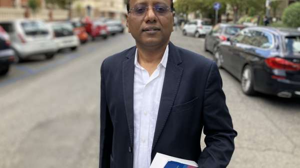 Dr Deepak Gupta