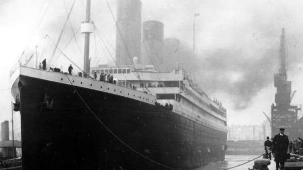انطلقت تيتانيك في رحلتها الأولى من ساوثهامبتون ظهرا في 10 أبريل 1912