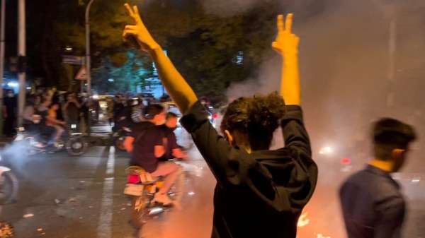 Protesters in Tehran (19/09/22)