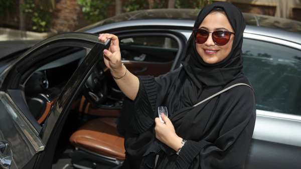 السماح بقيادة المرأة للسيارة في السعودية