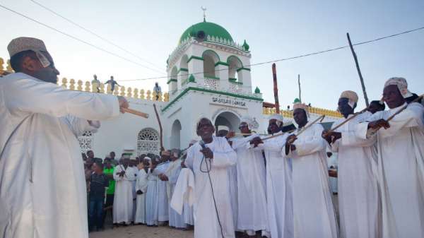 المؤمنين خلال الاحتفالات بالمولد النبوي