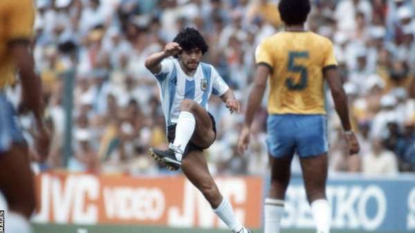 دييغو مارادونا عام 1982