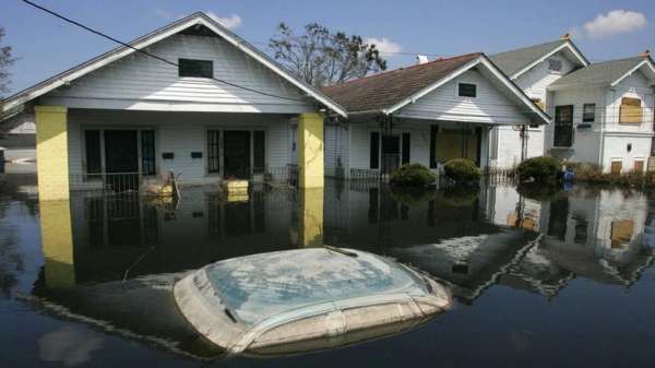 منذ أن تسبب إعصار كاترينا الذي ضرب نيو أورليانز في وقوع فيضان مدمر، تضع خطط الإخلاء الآن في الحسبان قوة مضخات المياه