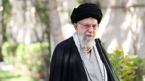 المرشد الأعلى في إيران، آية الله علي خامنئي