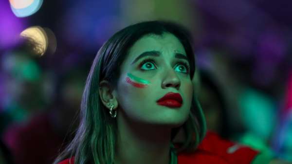 الآلاف من المشجعين المغاربة والعرب كانوا يشعرون بالقلق خلال مشاهدة كل مباراة من مباريات المغرب