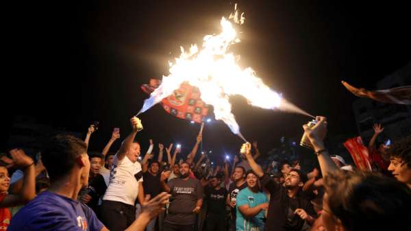 اليوم التالي في القاهرة، احتفالات بفوز النادي الأهلي بلقب دوري أبطال أفريقيا