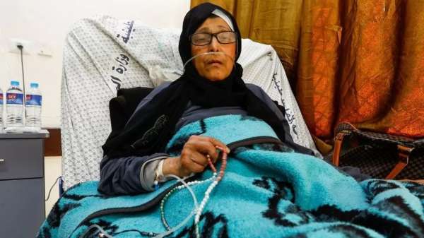 أكثر من 200 مريض، معظمهم يعانون من السرطان بينهم أطفال، غير قادرين على مغادرة غزة لتلقي العلاج في الضفة