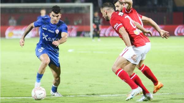 لقاء الزمالك مع الأهلي في الدوري المصري الممتاز في القاهرة يونيو/ حزيران 2022