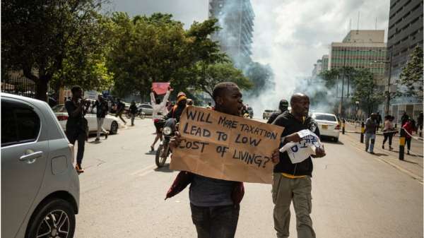 احتجاجات في العاصمة الكينية نيروبي على قرار الحكومة رفع الضرائب